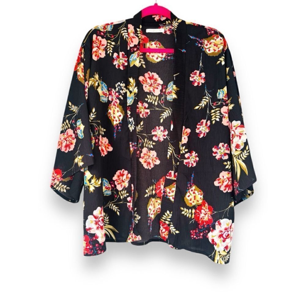 Anthropologie’s Do Everything In Love Women’s One Size Black Floral Kimono